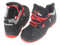 Safety shoes with insulating soles